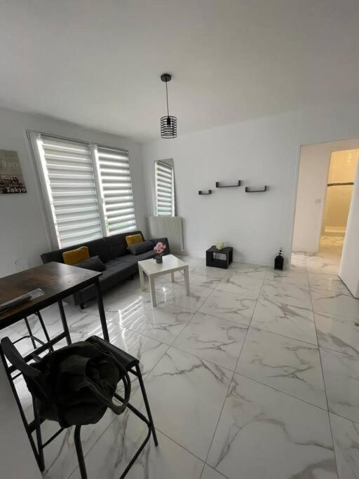 Appartement 2 Pieces, Salon Et Chambre, 44M2 Refait A Neuf Clichy Zewnętrze zdjęcie