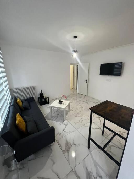 Appartement 2 Pieces, Salon Et Chambre, 44M2 Refait A Neuf Clichy Zewnętrze zdjęcie