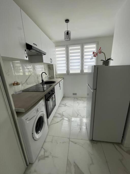 Appartement 2 Pieces, Salon Et Chambre, 44M2 Refait A Neuf Clichy Zewnętrze zdjęcie